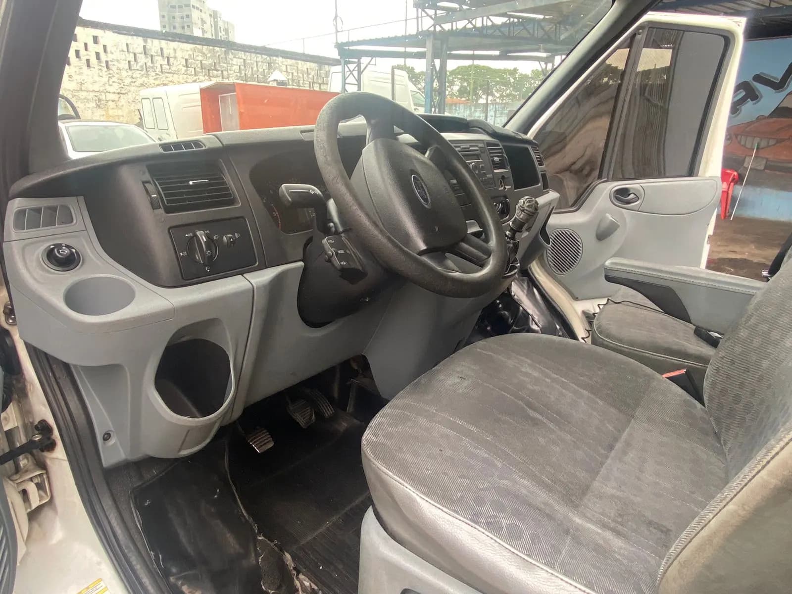 Ford Transit 350L TA – 2011/2011 – Diesel